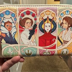 Loungefly Disney Star Wars Ladies of the NWT Rebellion zip wallet